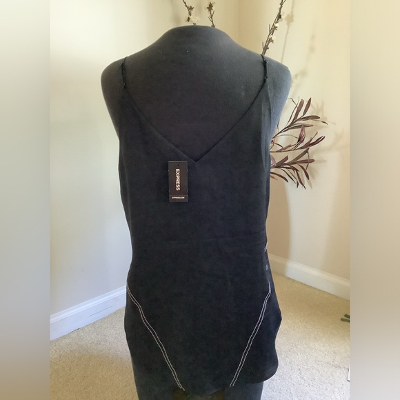 Express Tank Top w/ white thread detailing - Picture 2 of 3